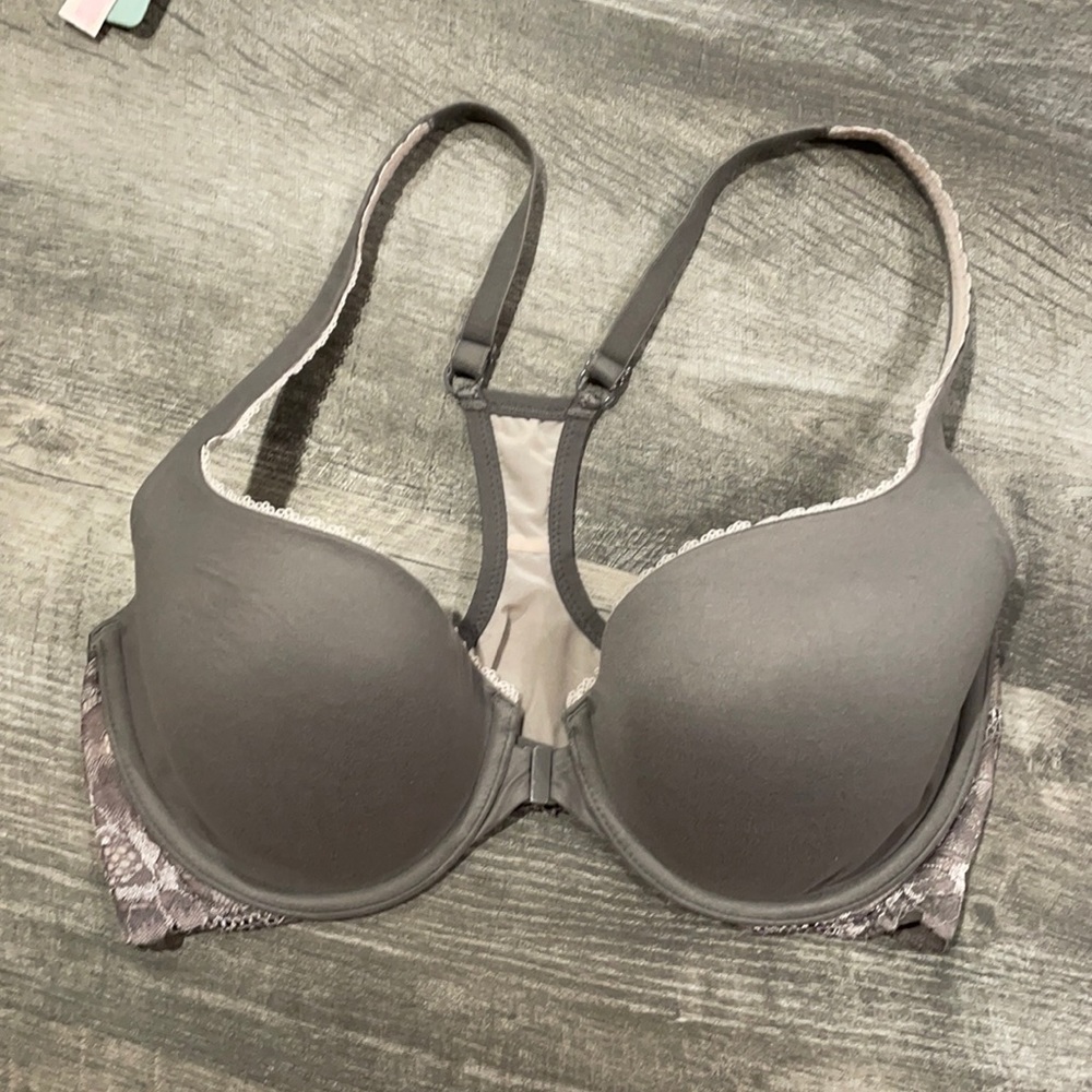 34D Victoria Secret Bra